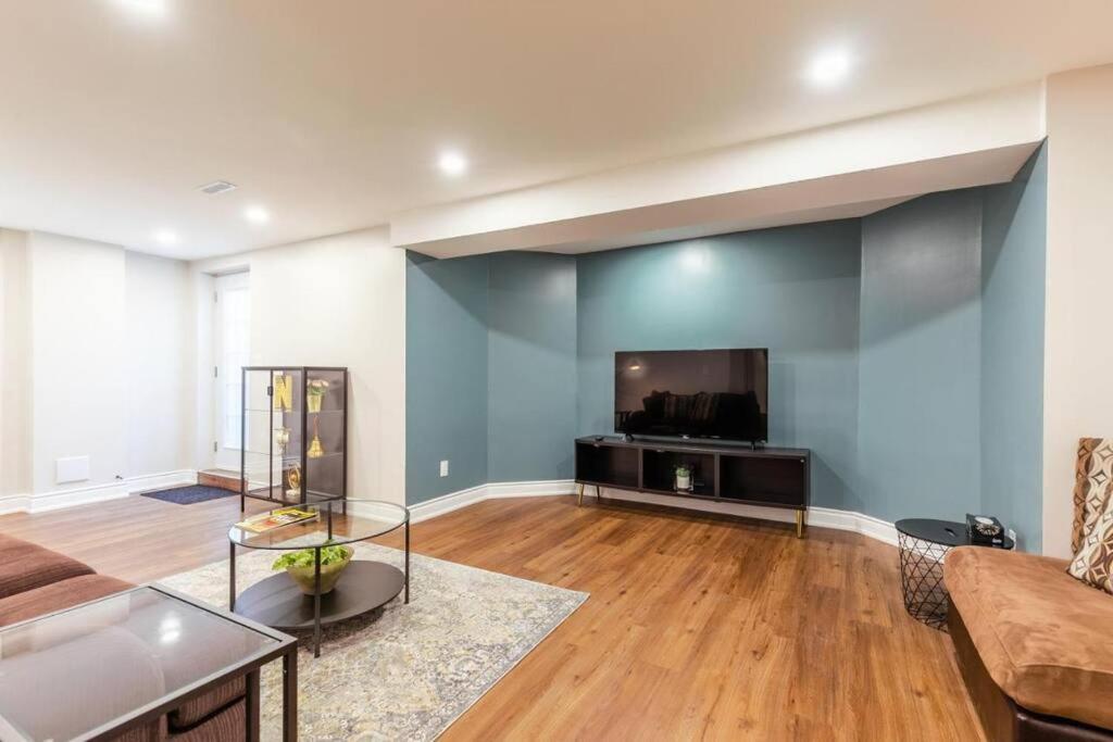 Spacious Basement Мисисага Екстериор снимка