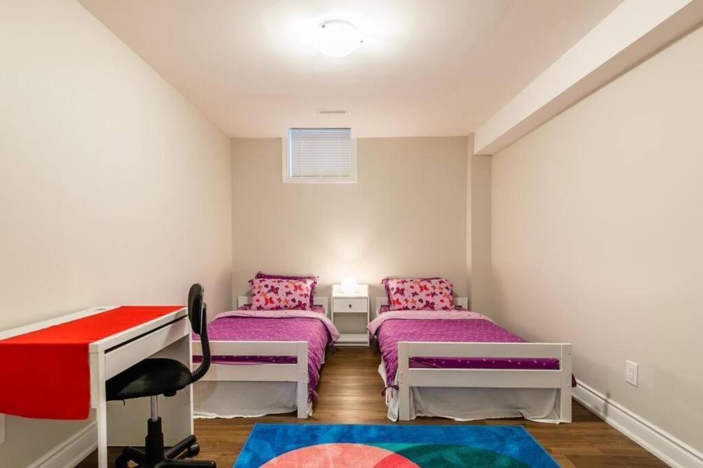 Spacious Basement Мисисага Екстериор снимка